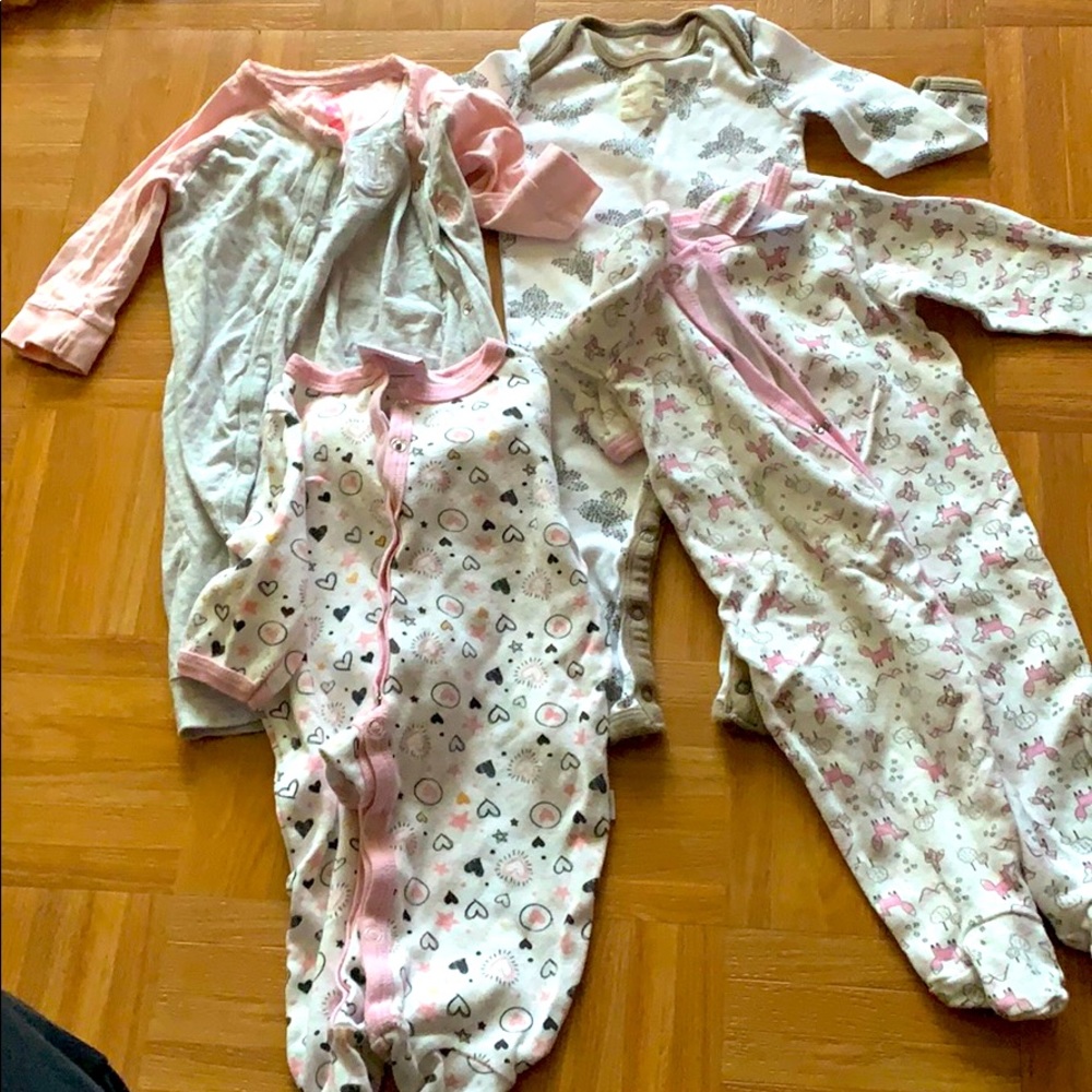 4 infant body suits